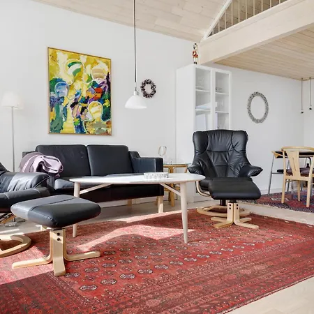 Laksen 64 - By The Town, Beach, And Golf Course