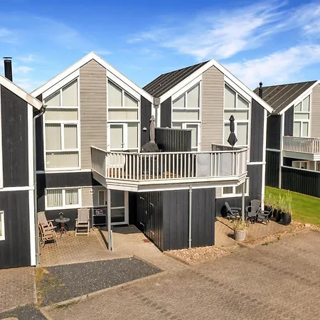 Laksen 64 - By The Town, Beach, And Golf Course Лёккен