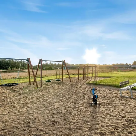 Laksen 64 - By The Town, Beach, And Golf Course Løkken
