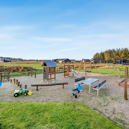 Dom wakacyjny Laksen 64 - By The Town, Beach, And Golf Course Løkken