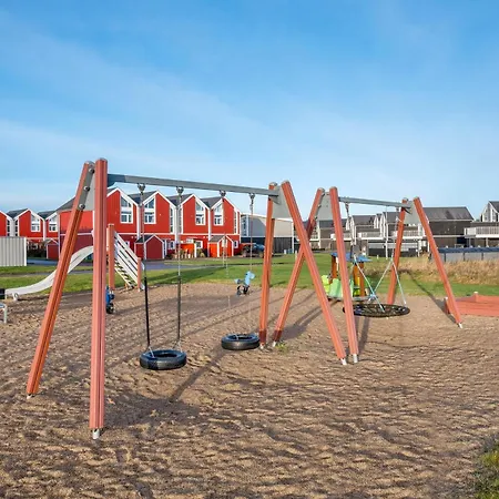 Laksen 64 - By The Town, Beach, And Golf Course Vakantiehuis *