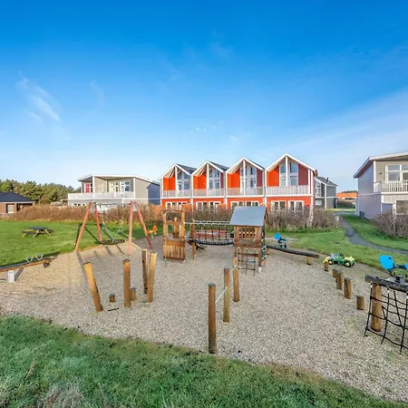 Laksen 64 - By The Town, Beach, And Golf Course *